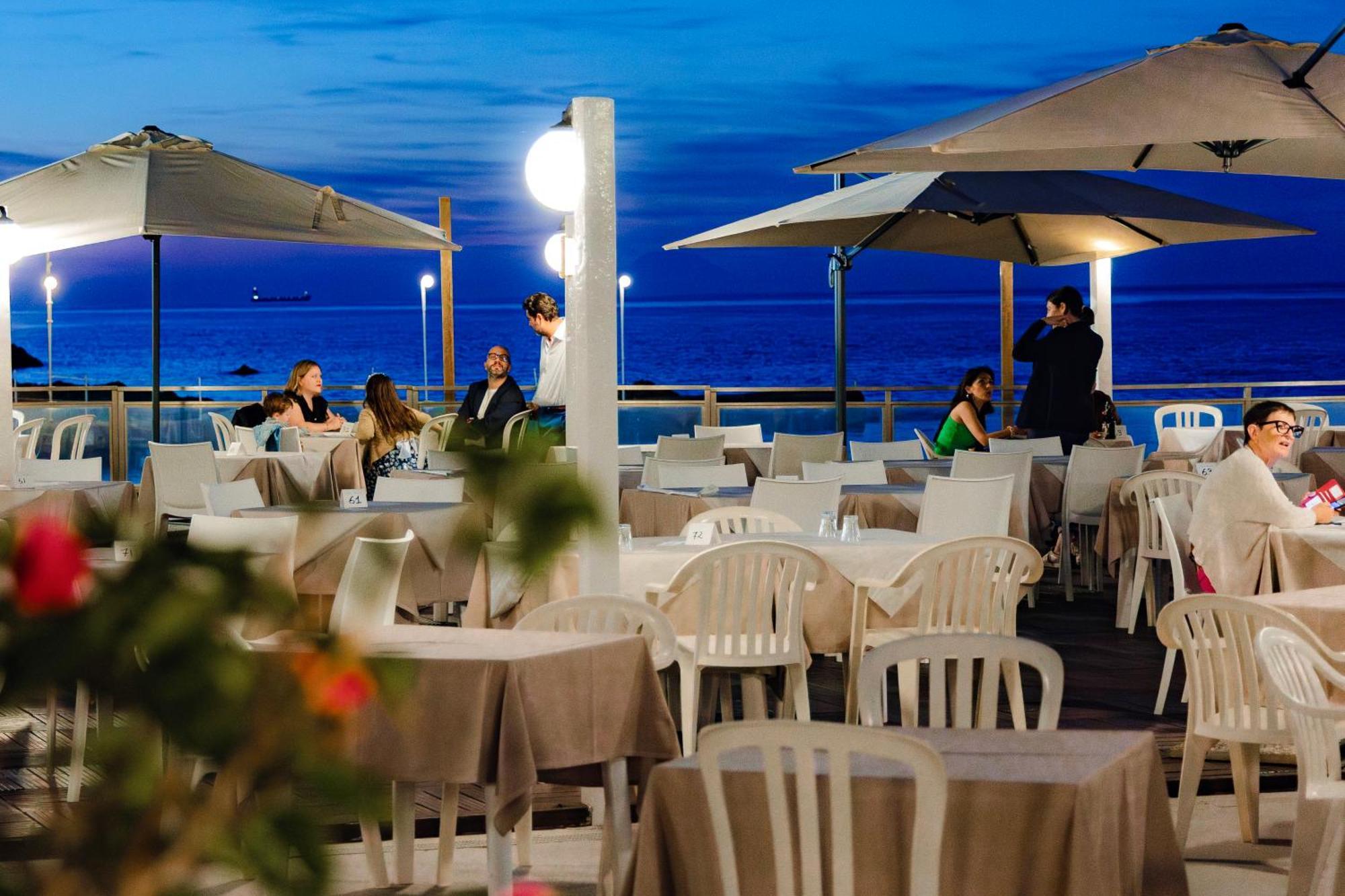 Riva Smeralda Camping Lodge Milazzo Exterior photo