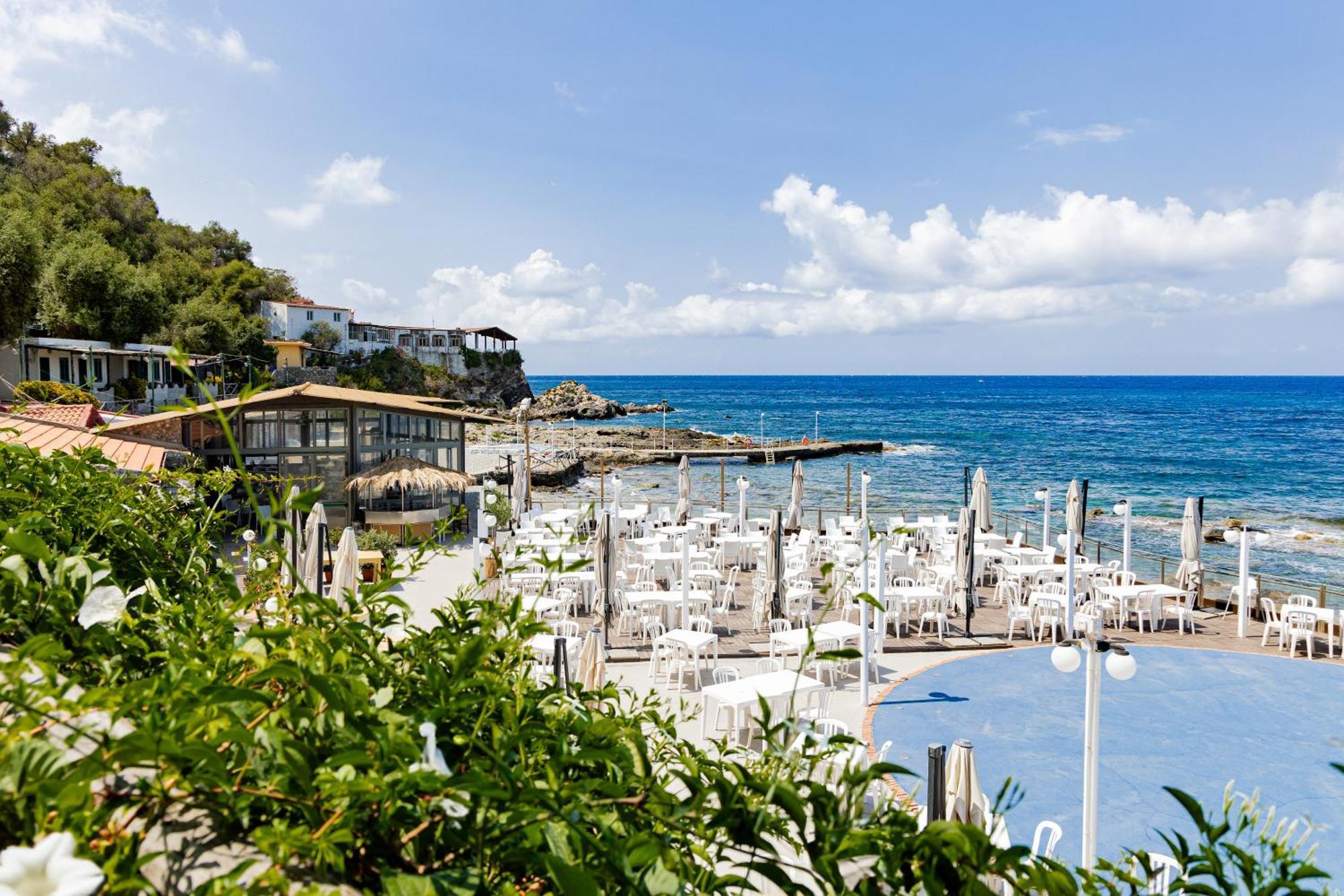 Riva Smeralda Camping Lodge Milazzo Exterior photo