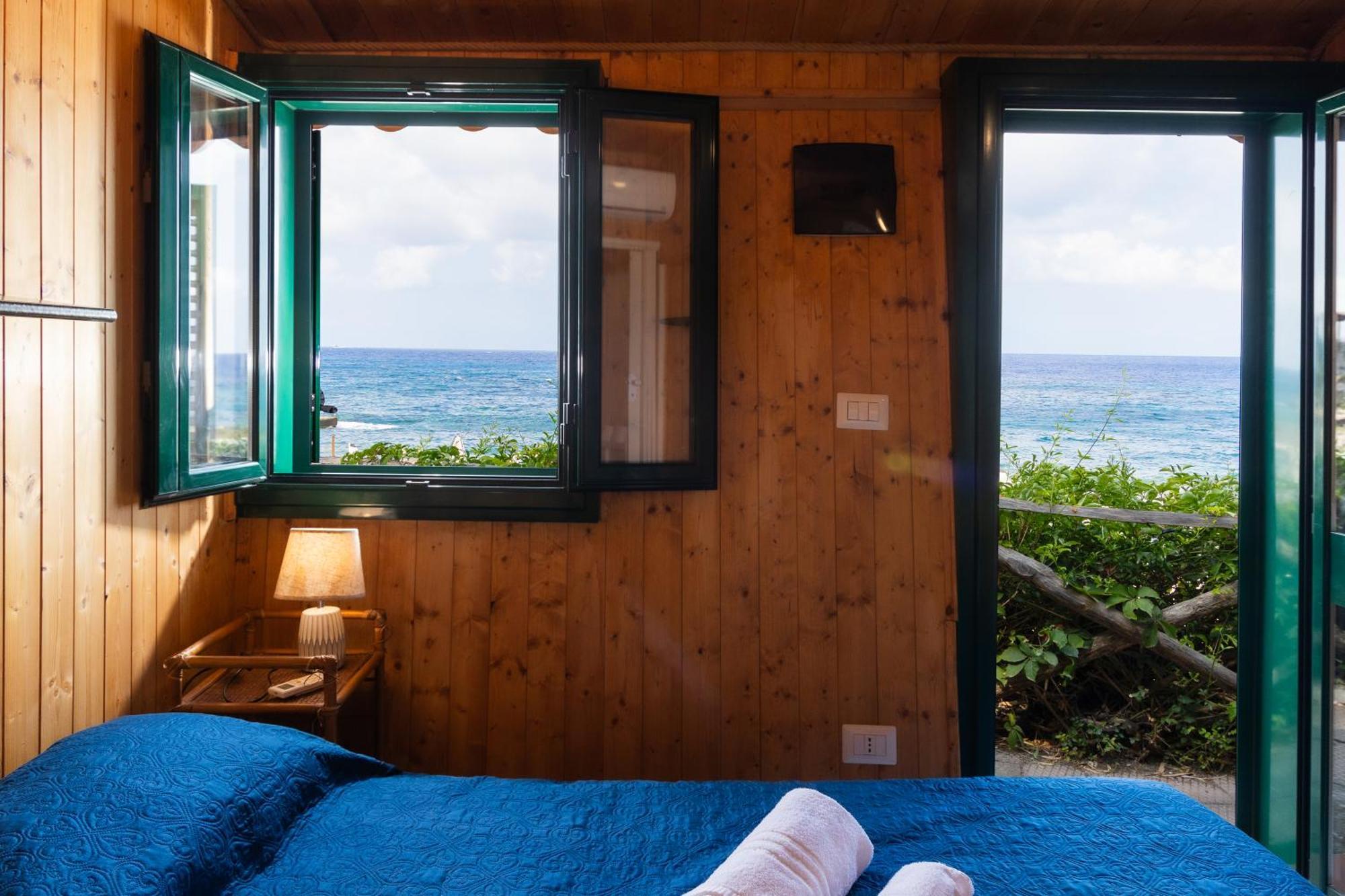 Riva Smeralda Camping Lodge Milazzo Exterior photo
