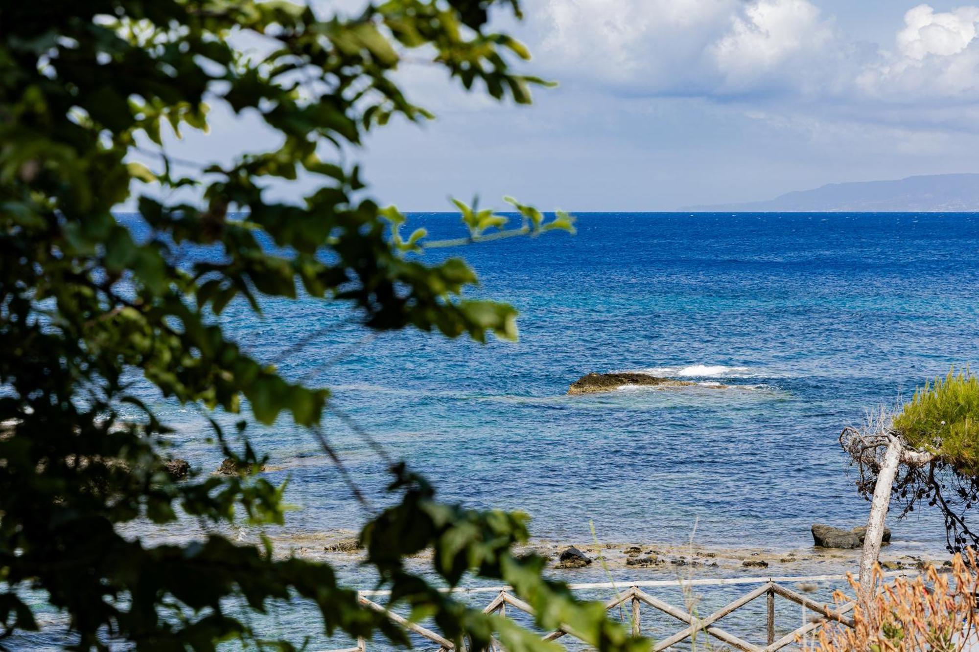 Riva Smeralda Camping Lodge Milazzo Exterior photo