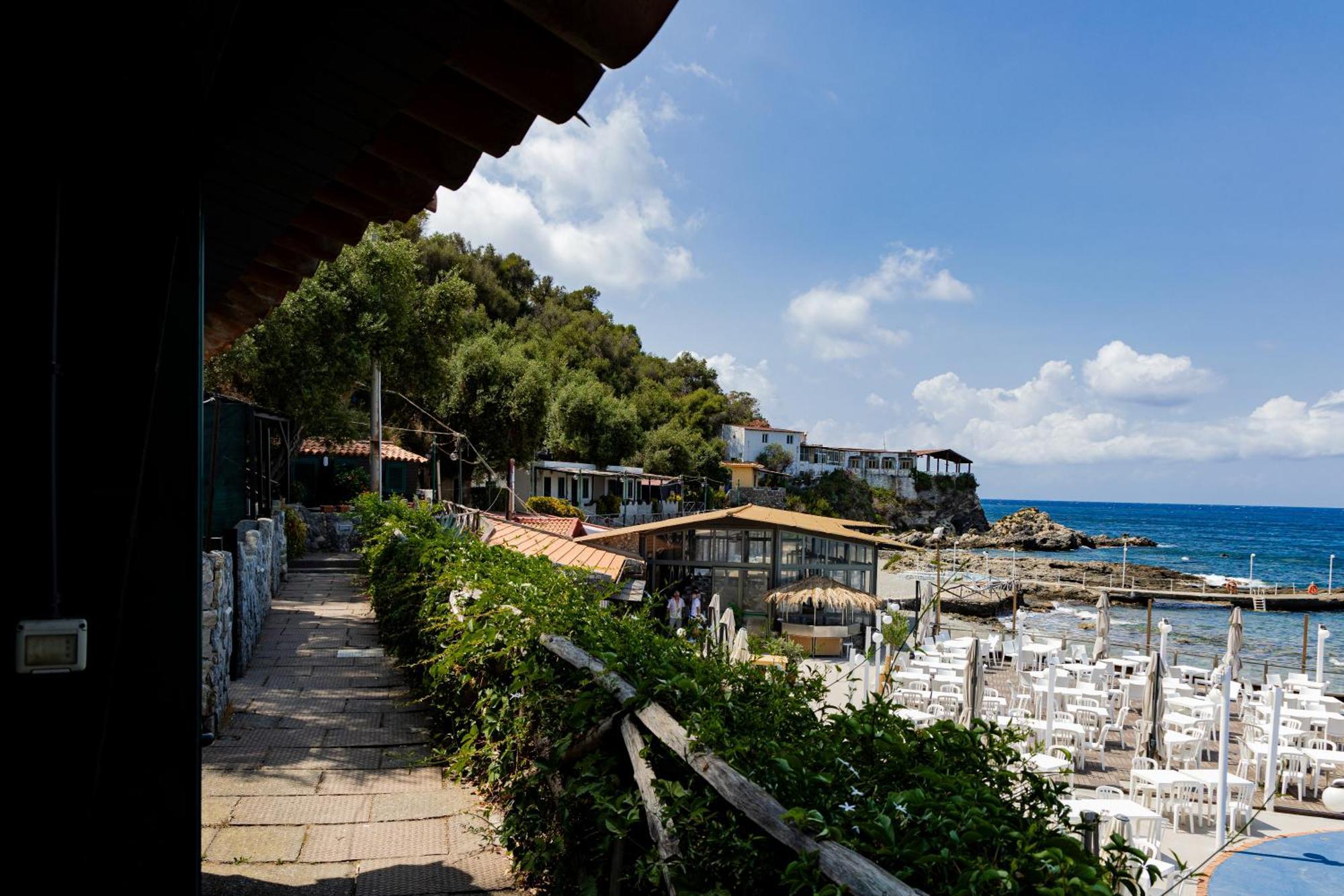 Riva Smeralda Camping Lodge Milazzo Exterior photo